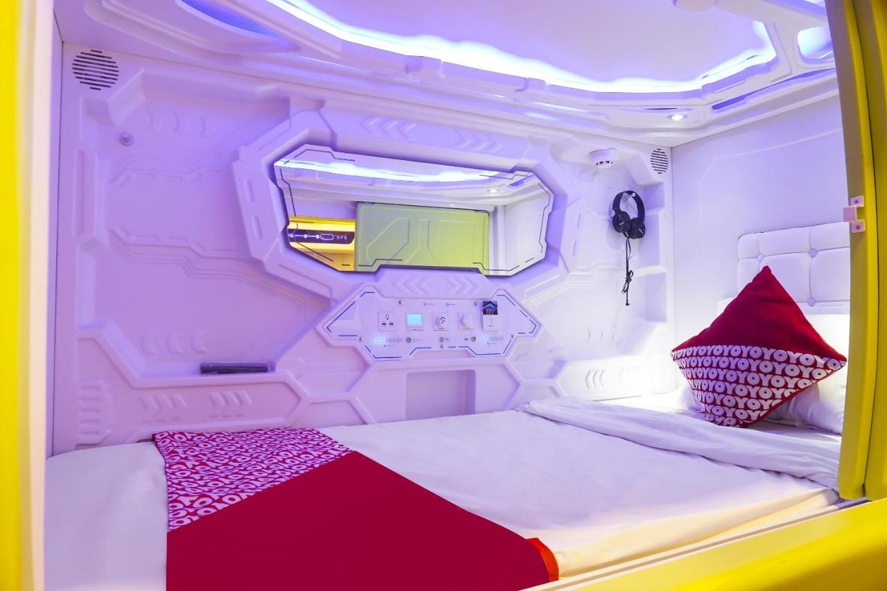 OYO 91328 Fiducia Capsule Hotel Yakarta Exterior foto