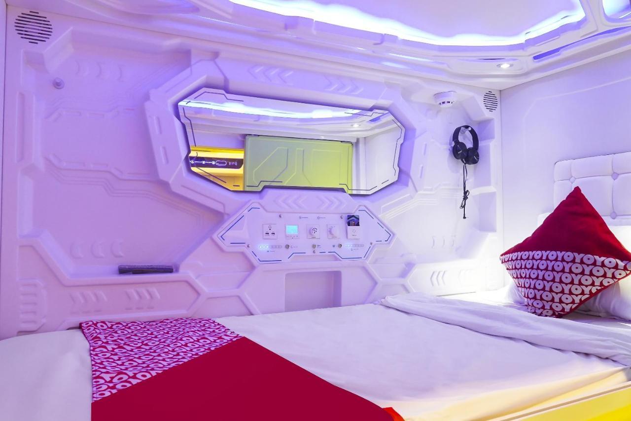 OYO 91328 Fiducia Capsule Hotel Yakarta Exterior foto